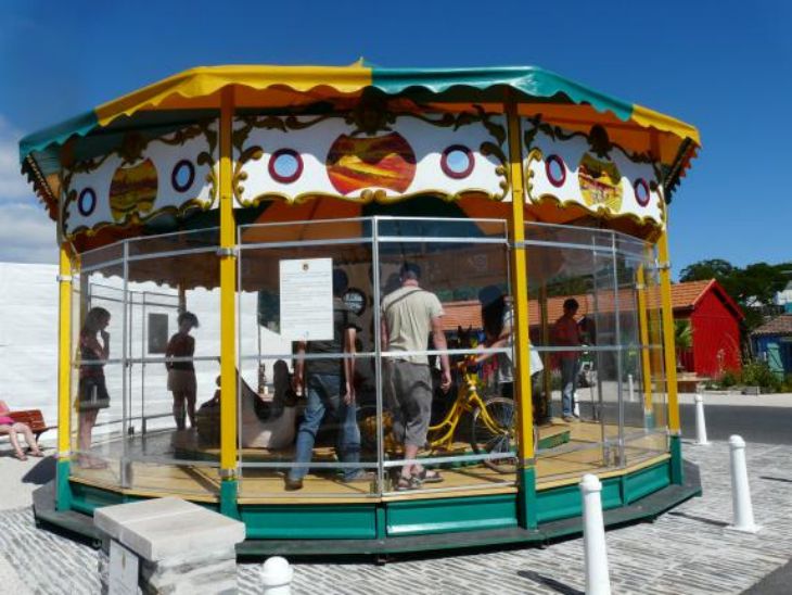 manège en bois au Château d'oléron sur le thème de la mer